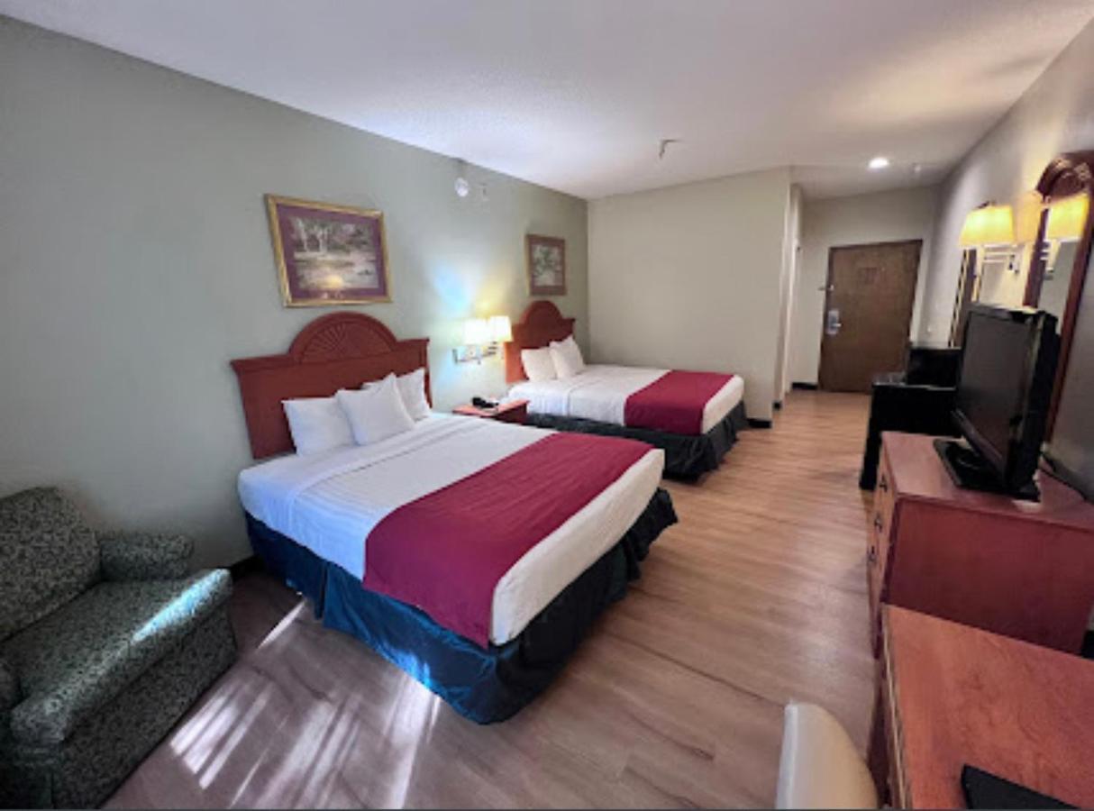 Americas Best Value Inn 위긴스 외부 사진